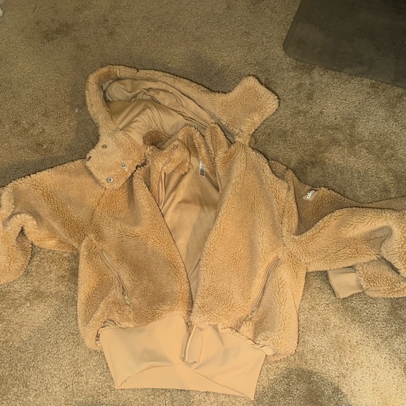 ALO Yoga Sherpa Jacket - Picture 1 of 2